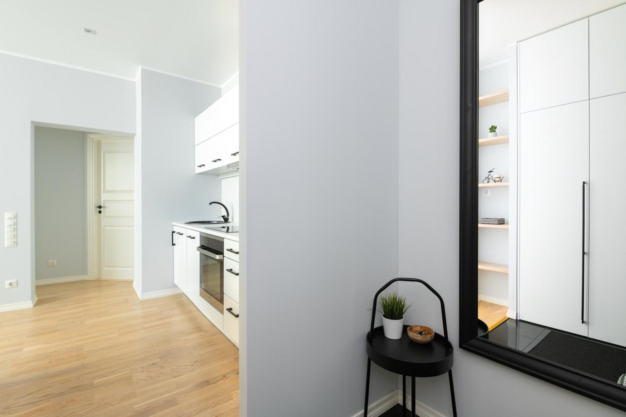 Roosikrantsi Elegant Retreat Near Old Town - Heart Apartment